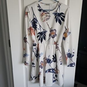 Augustine Women's Long Sleeve Floral Dress - White and Blue